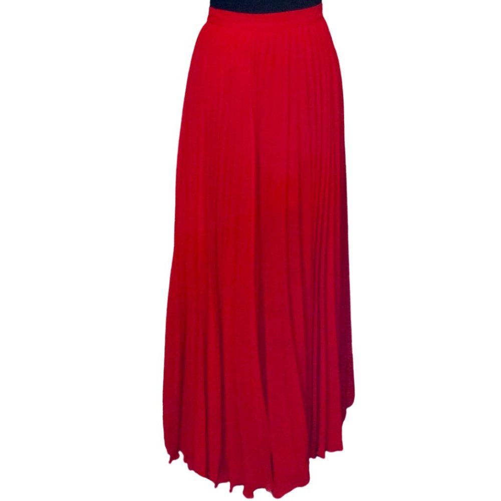 NWTs Bebe XS Red Pleated Skirt